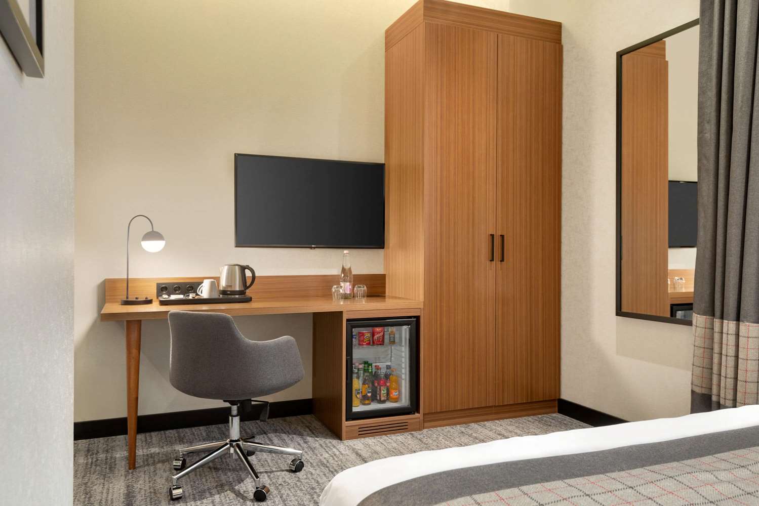 Ramada By Wyndham Budapest City Center 40/48