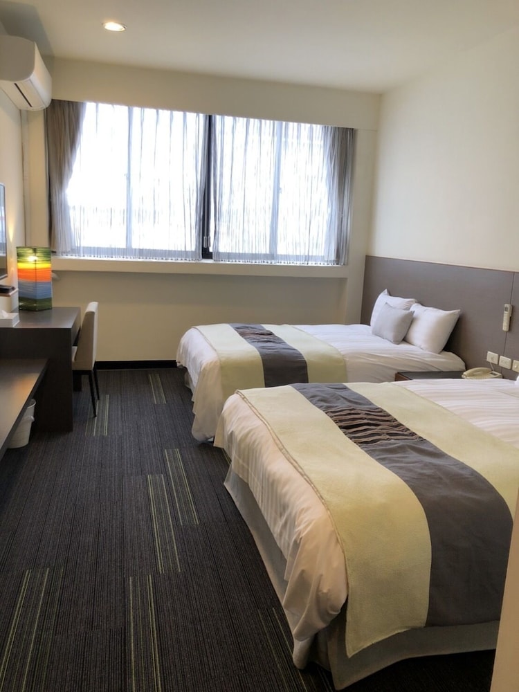 ROOM, QUADRUPLE, 2 DOUBLE BEDS