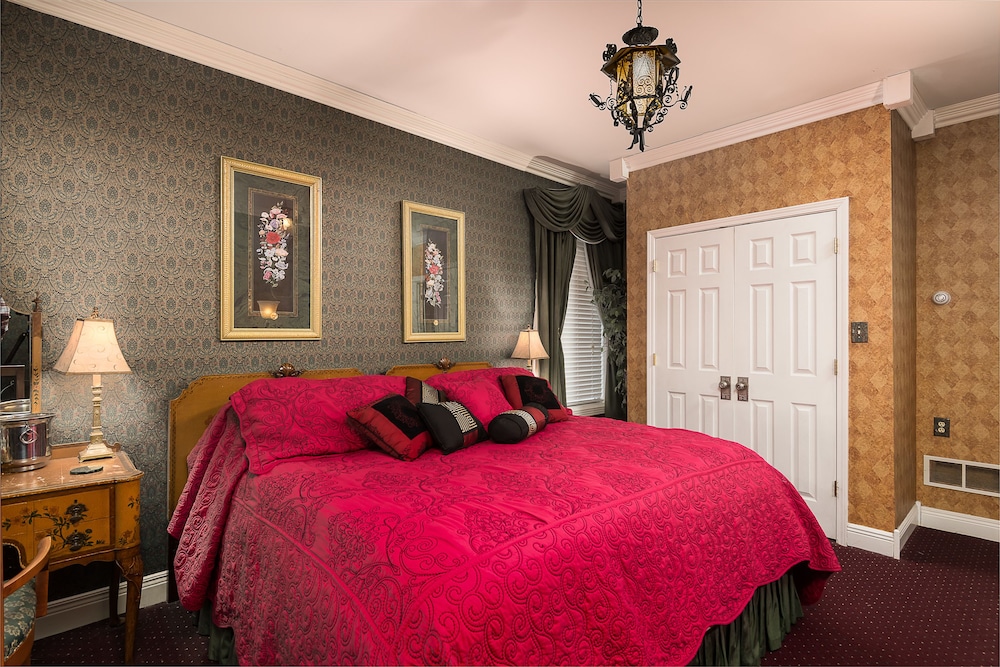 PREMIUM, COTTAGE, SUITE, KING BED