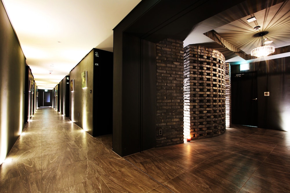 SR Design Hotel 6/60
