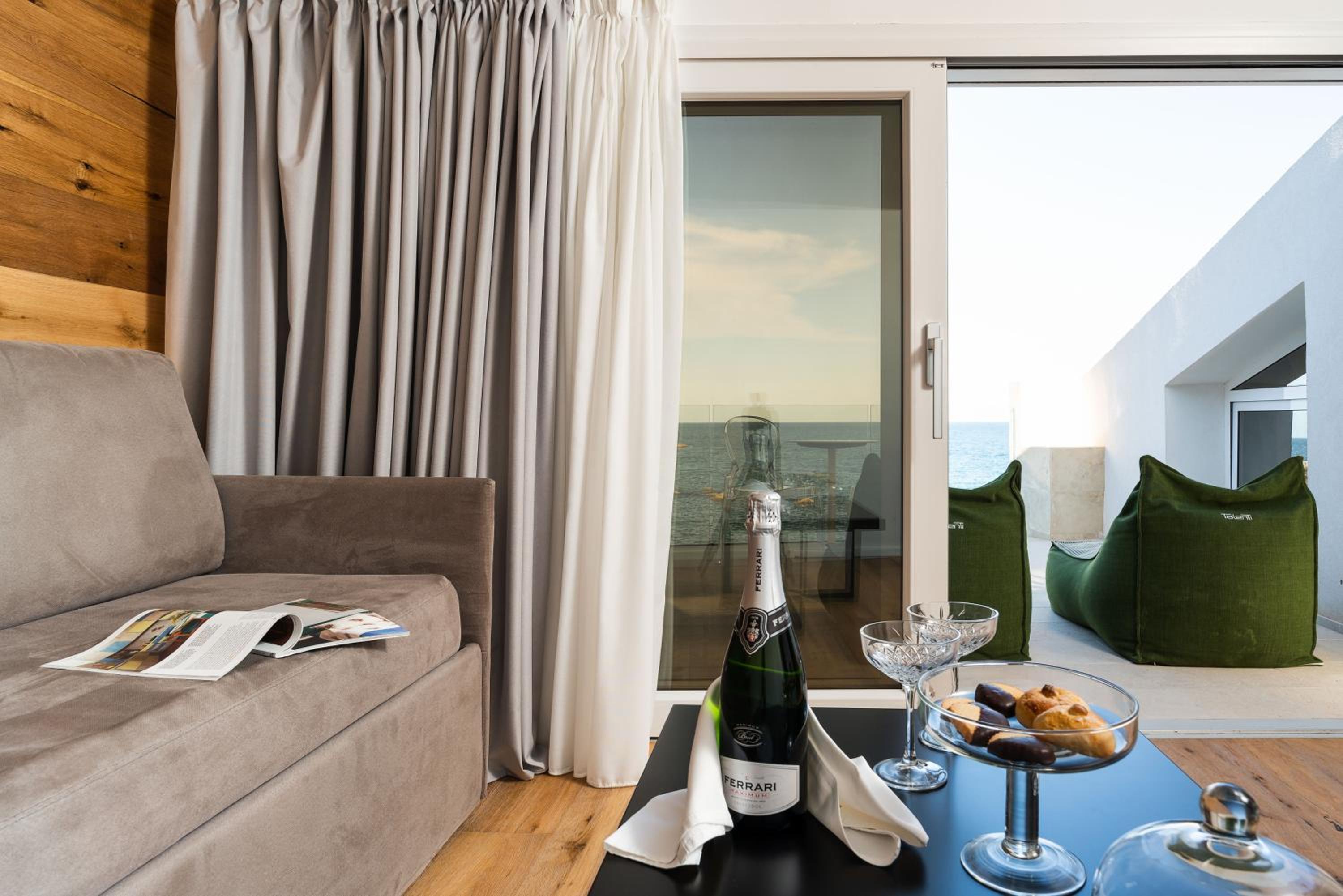 Re Dionisio Luxury Suites 16/16