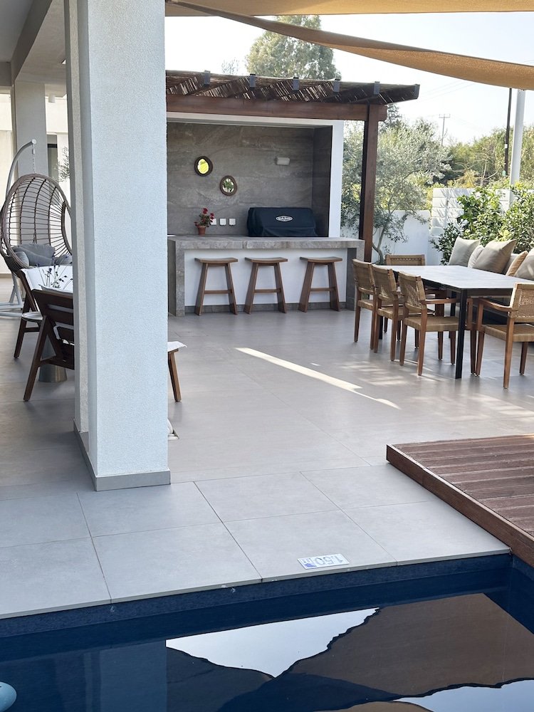 Lora Pearl Luxury Villa 60/66