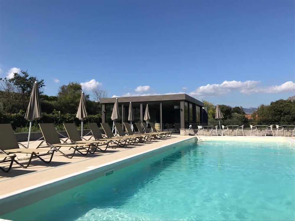 Cavanera Etnea Firriato Hospitality 64/68