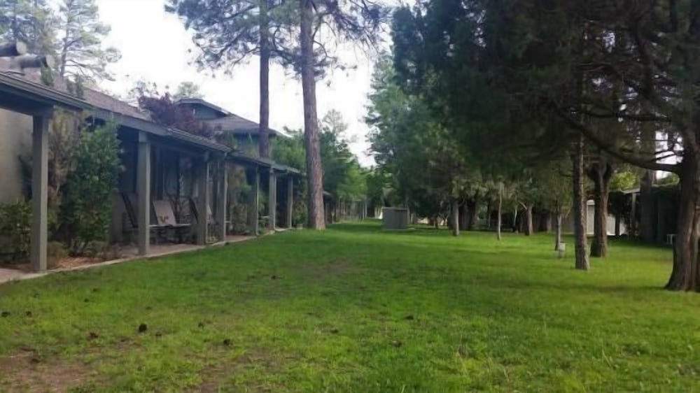 Majestic Mountain Inn 60/68