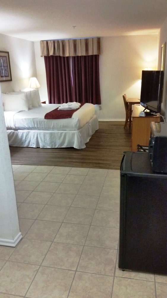 SureStay Plus by Best Western Berkeley Springs 20/38
