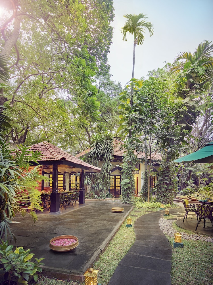 Vivanta Bengaluru Residency Road 1/77