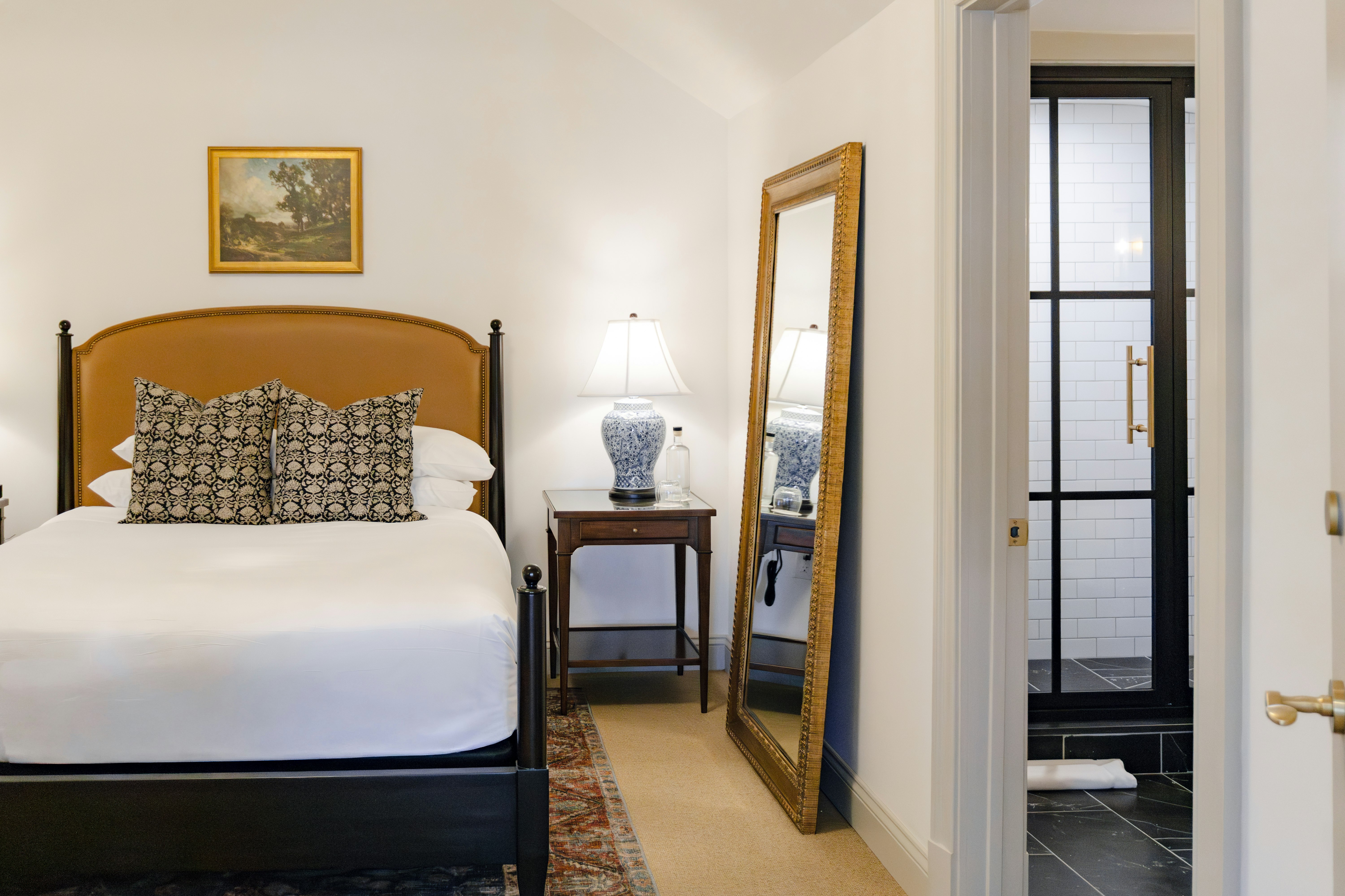 Burg, House, Queen Bed