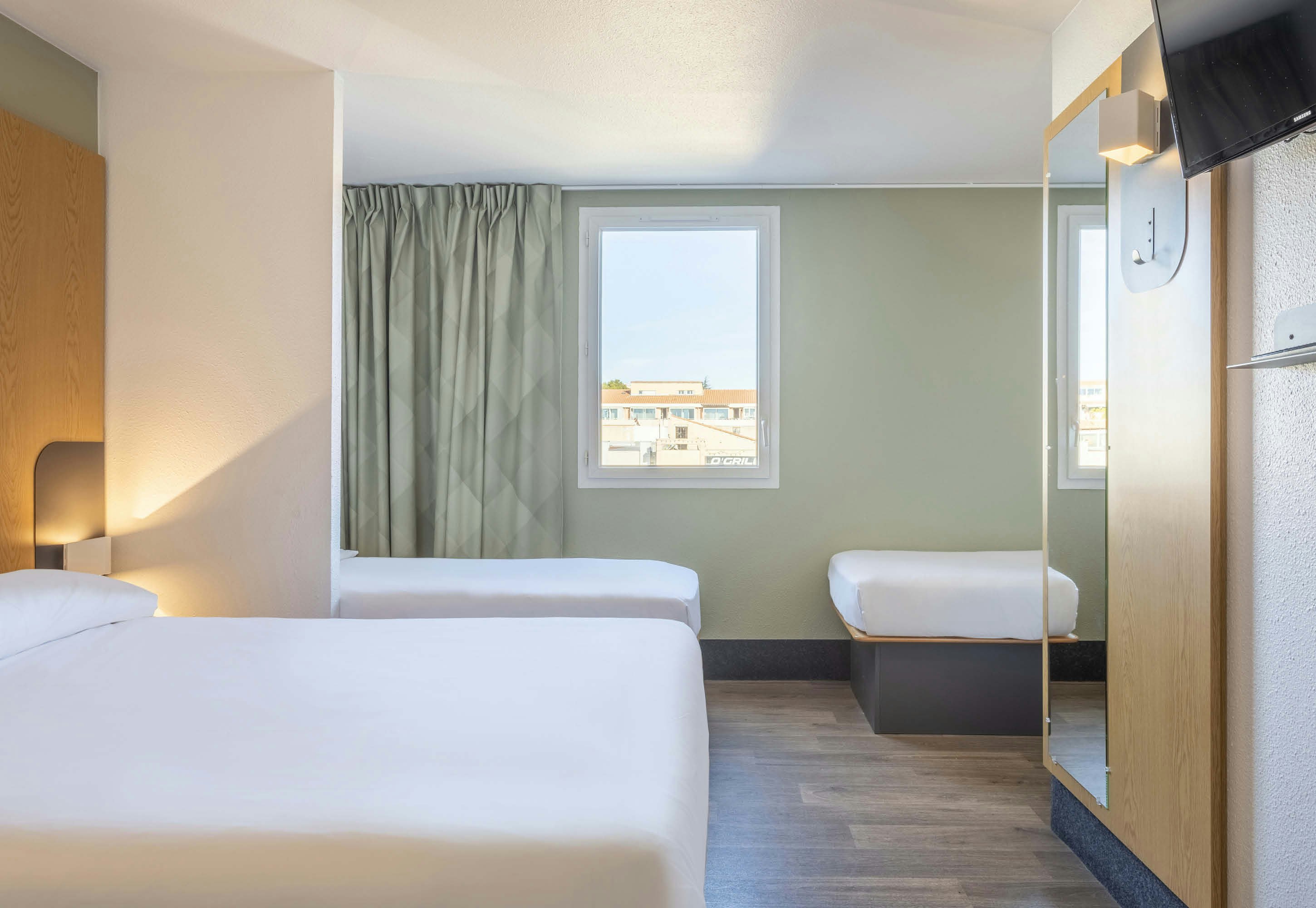 B&B HOTEL MARTIGUES Port de Bouc 5/24
