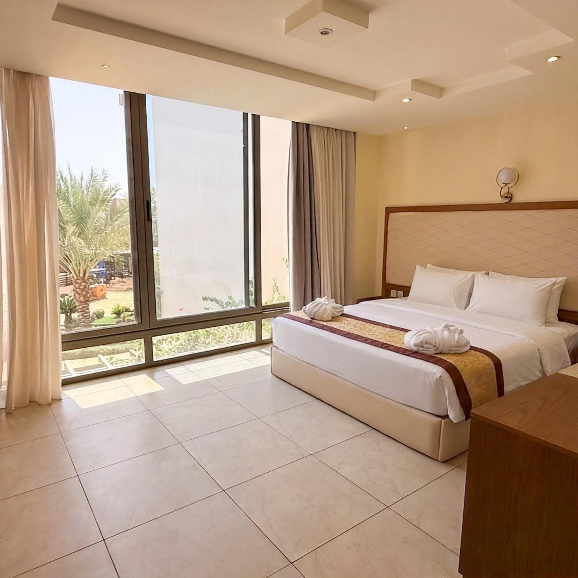 3 Bedrooms, House