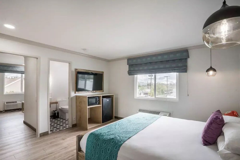 Ramona Valley Inn 24/61