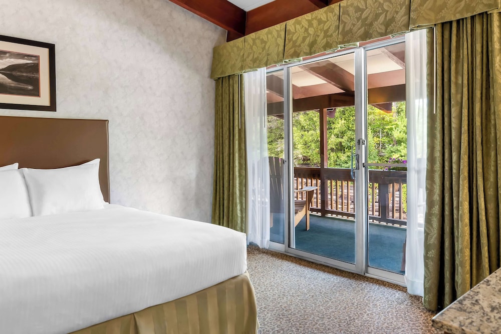 Standard, 2 Queen Beds, Balcony