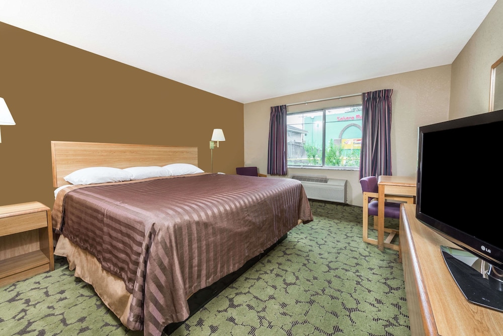 Travelodge By Wyndham Bloomington 14/62