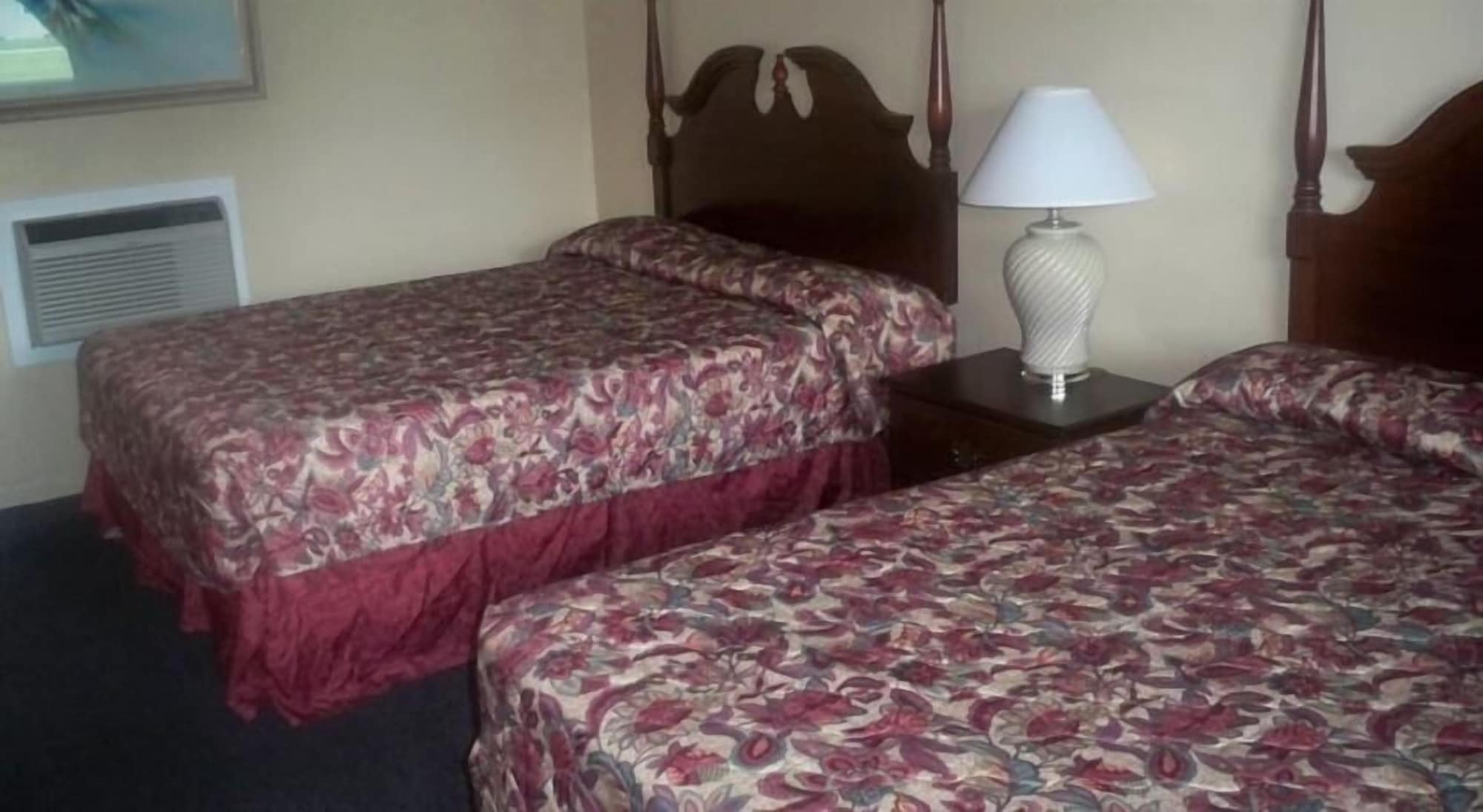 غرفة بسريرين مزدوجين، Catalina Airport Motel 8/10