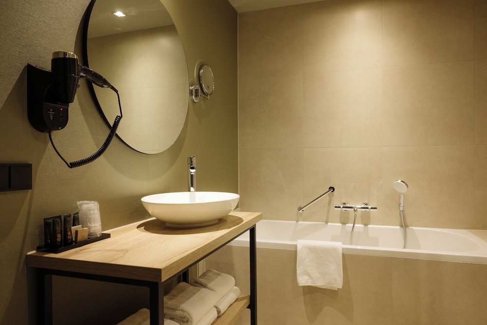 Van der Valk Hotel Apeldoorn De Cantharel 48/48