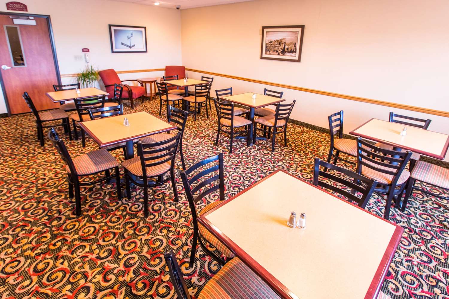 restaurant cafeteria
