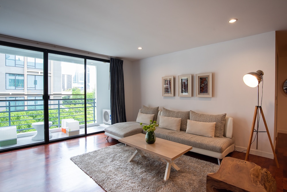 Benviar Tonson Residence 34/50