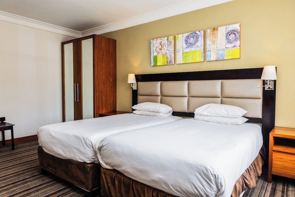 EXECUTIVE, TWIN BEDS