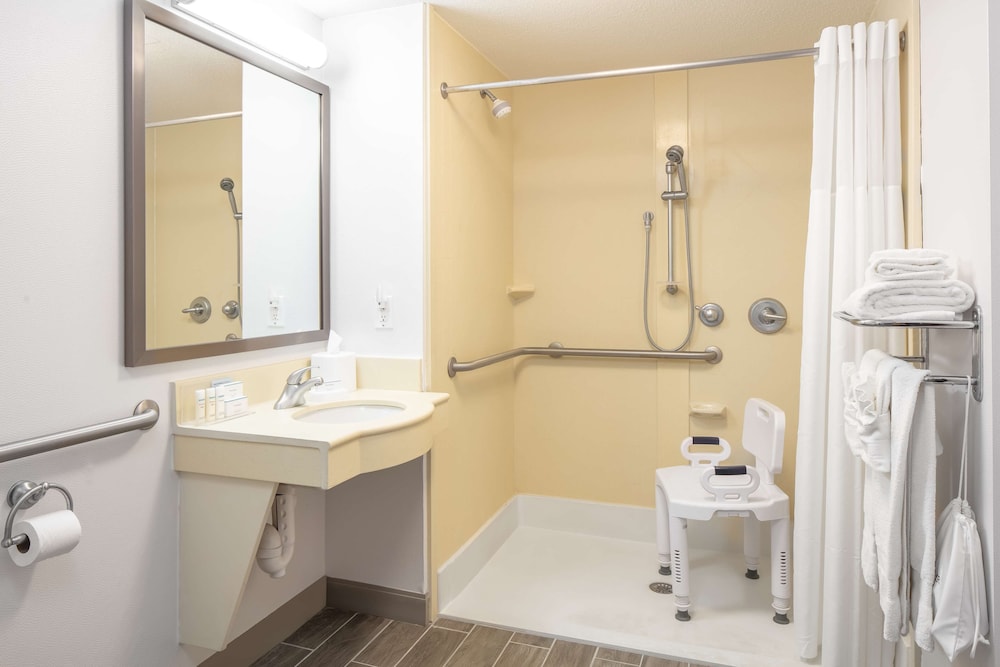 Hampton Inn Freeport 14/45