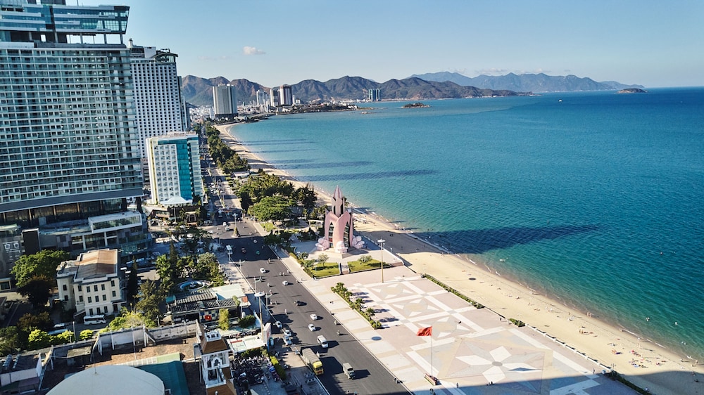 BOSS HOTEL NHA TRANG 65/72