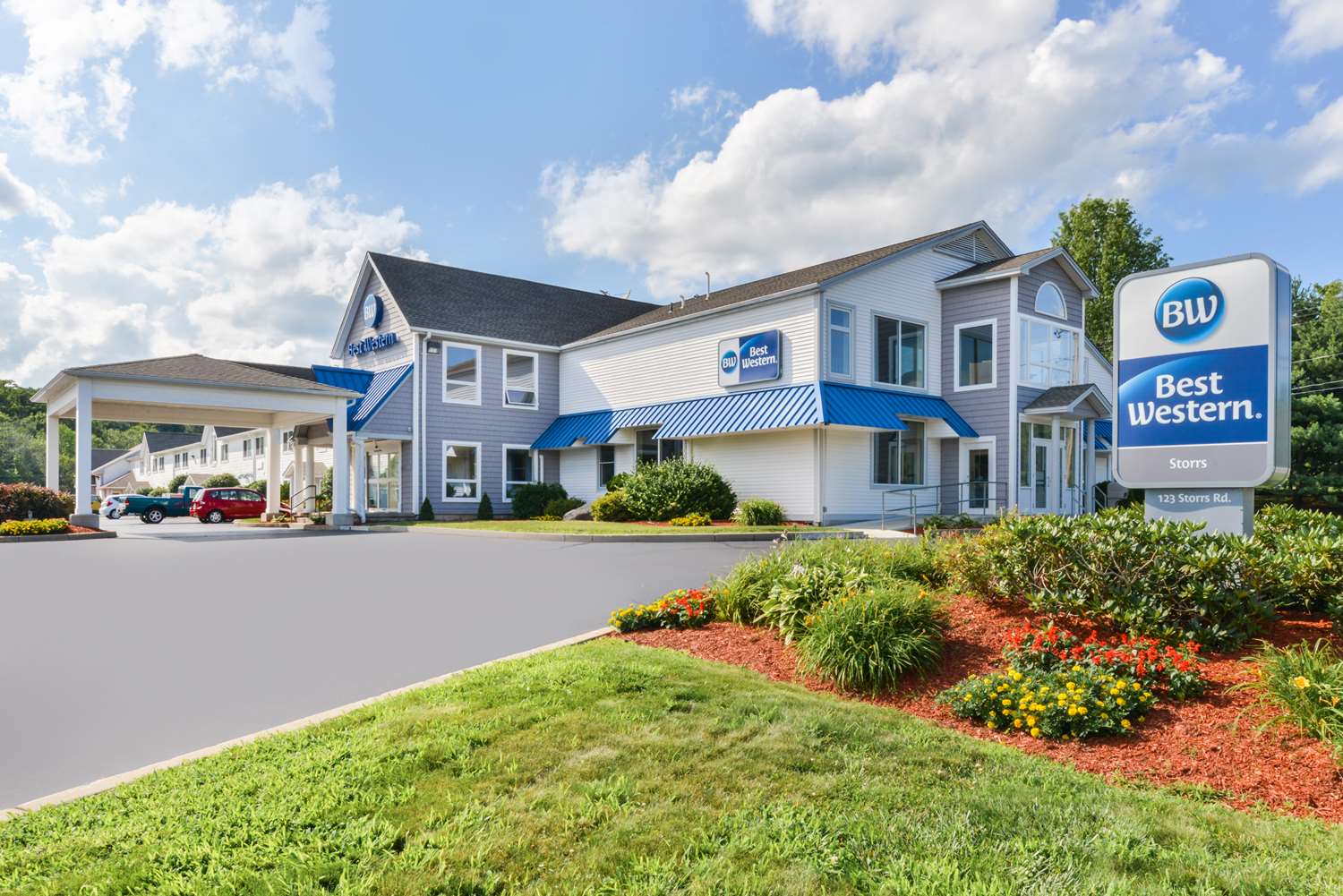 Inn on Storrs 33/35