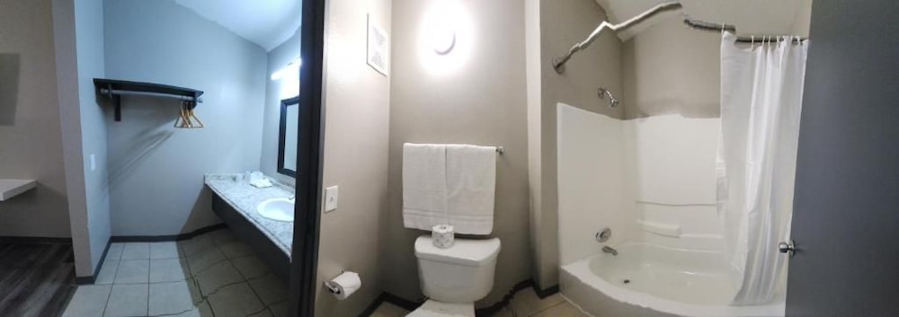 Morada Inn and Suites 55/55