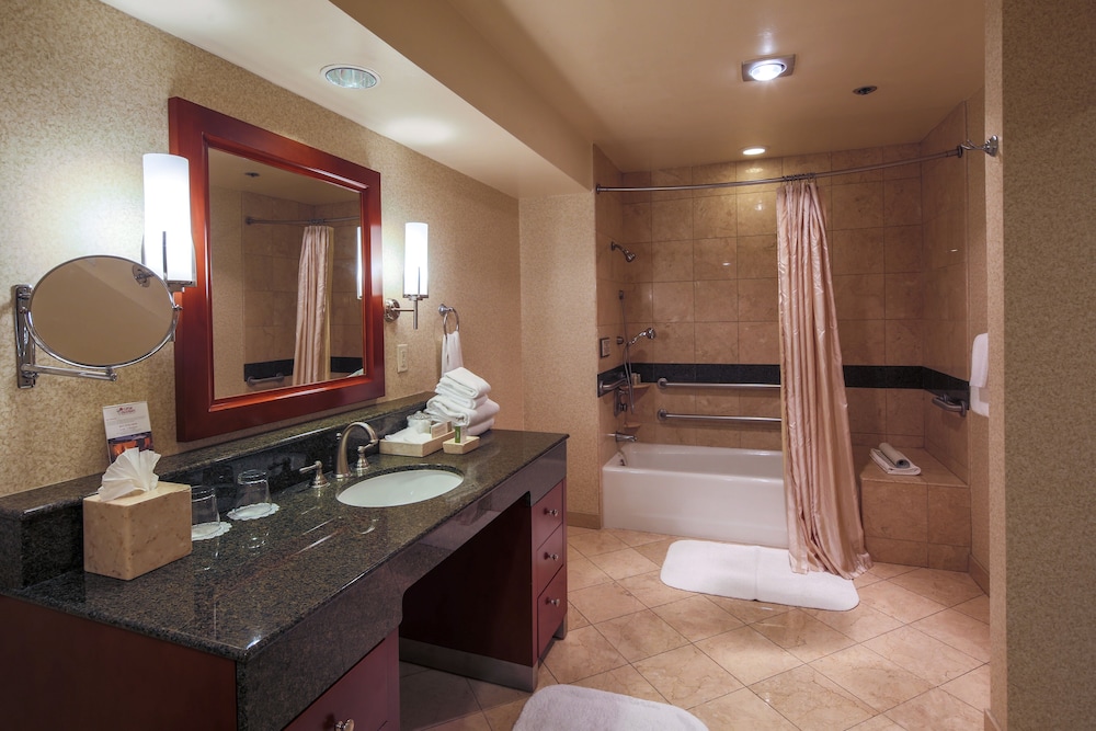 Monterey Bay Inn 18/44