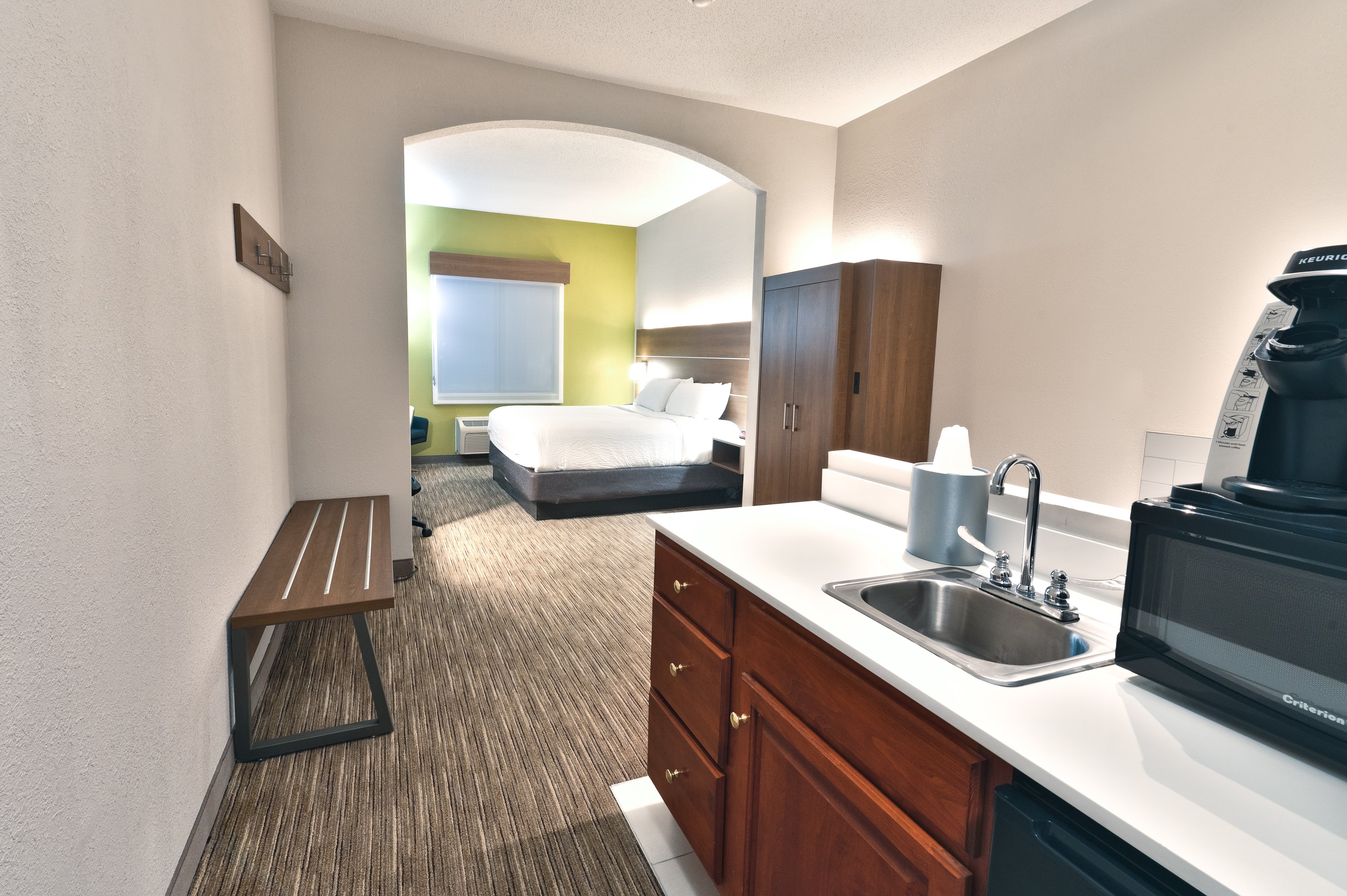 Holiday Inn Express Hotel Suites Goshen 75/75