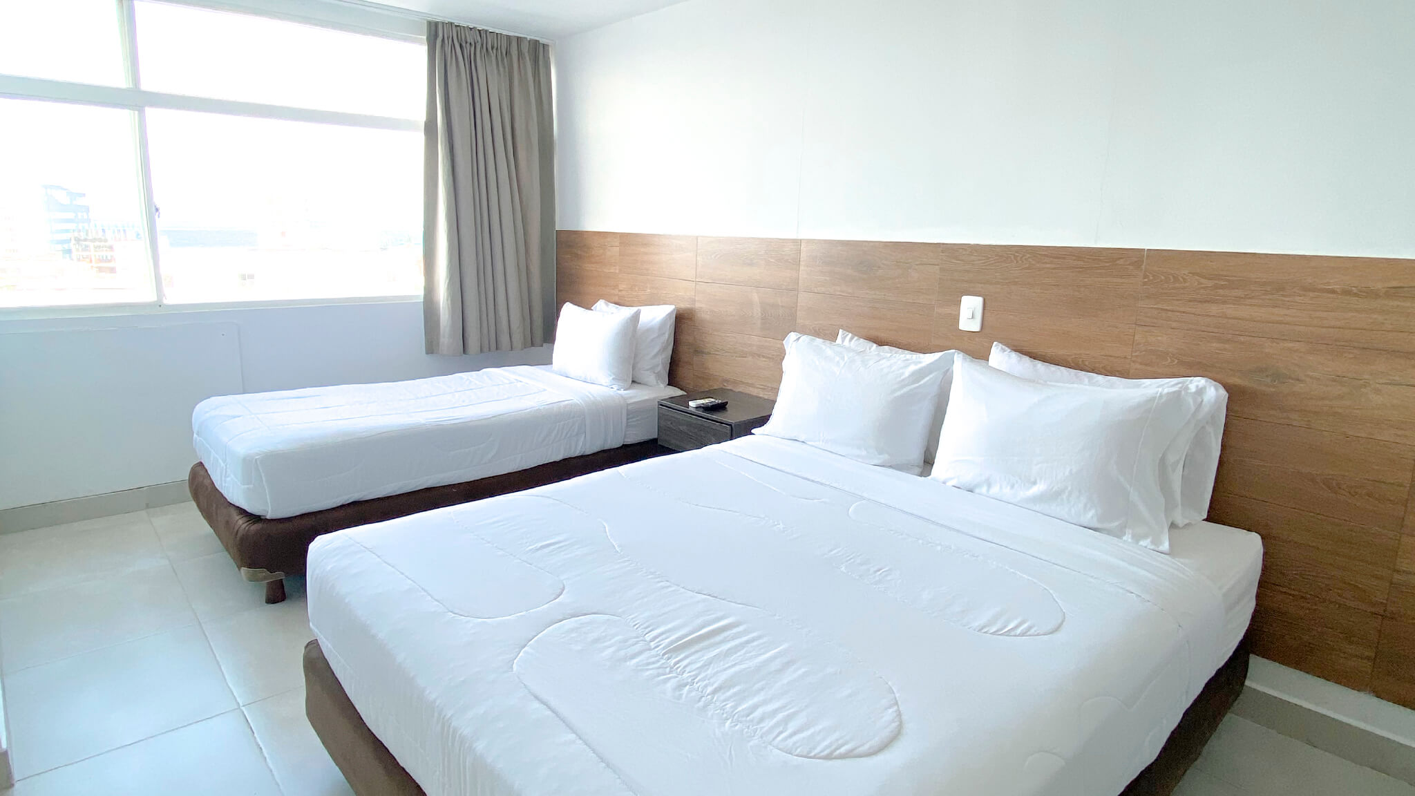 غرفة قياسية ثلاثية