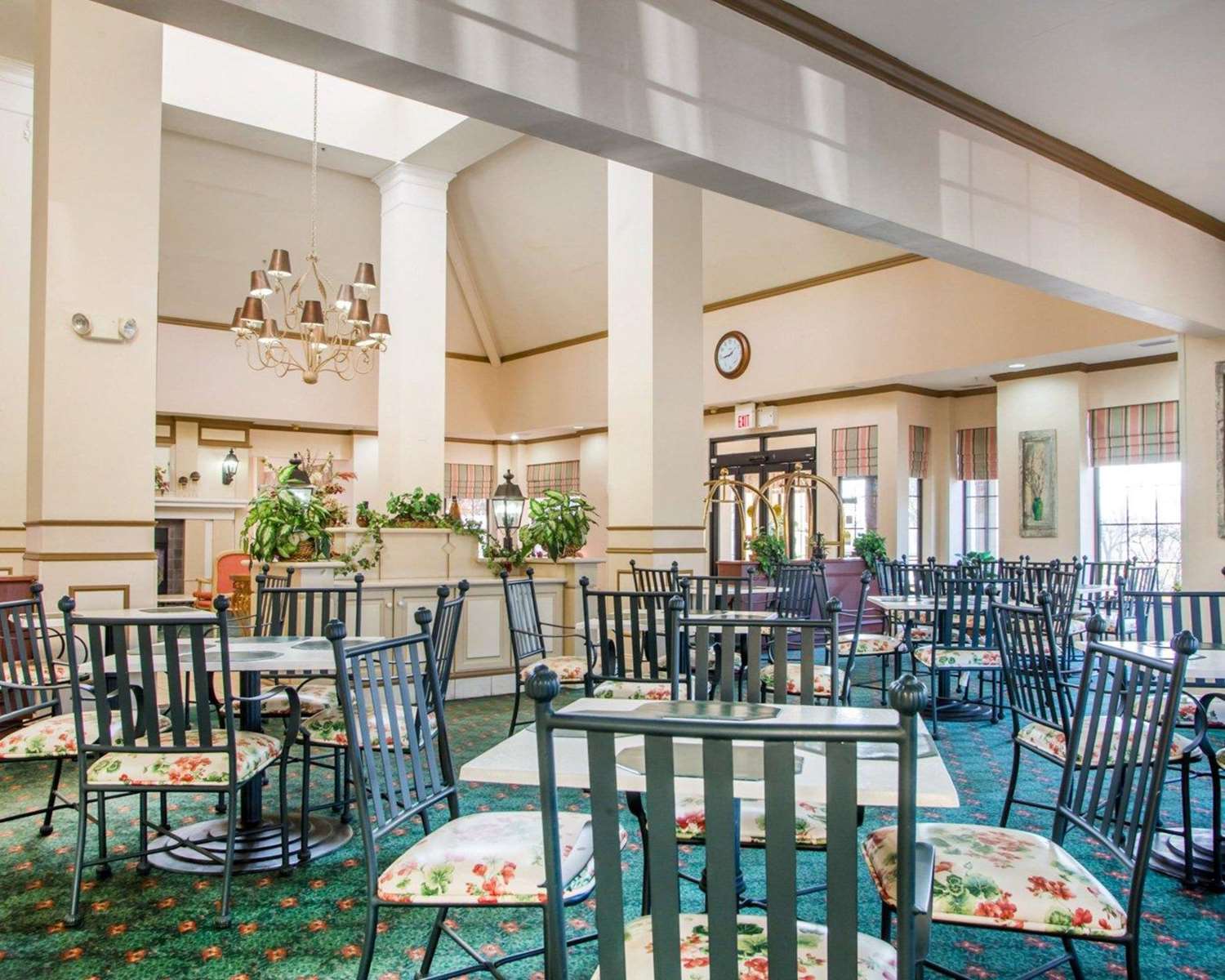 La Quinta Inn & Suites by Wyndham South Holland 11/20