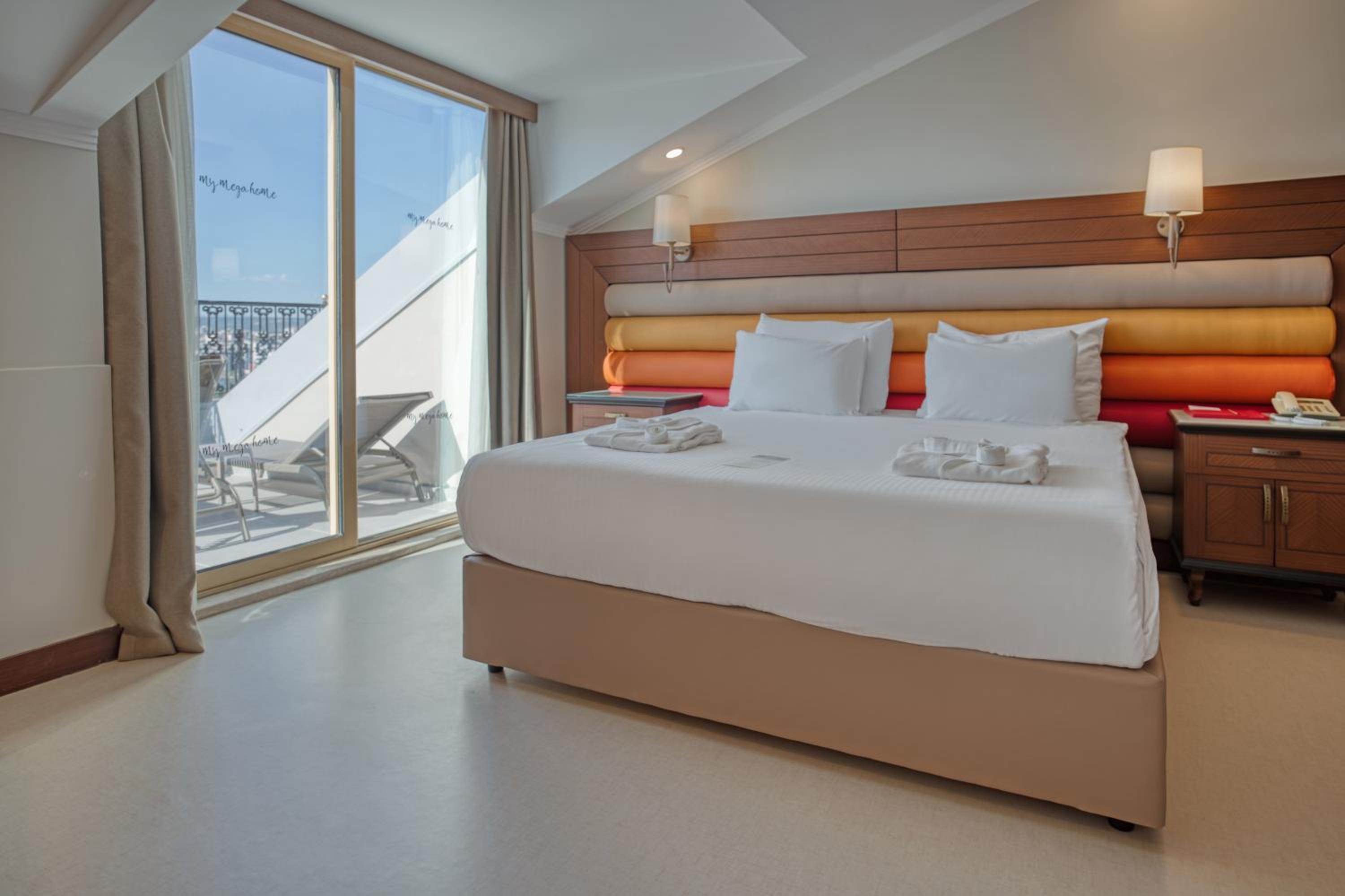 Suite, King Bed, City View, Sofa, Terrace