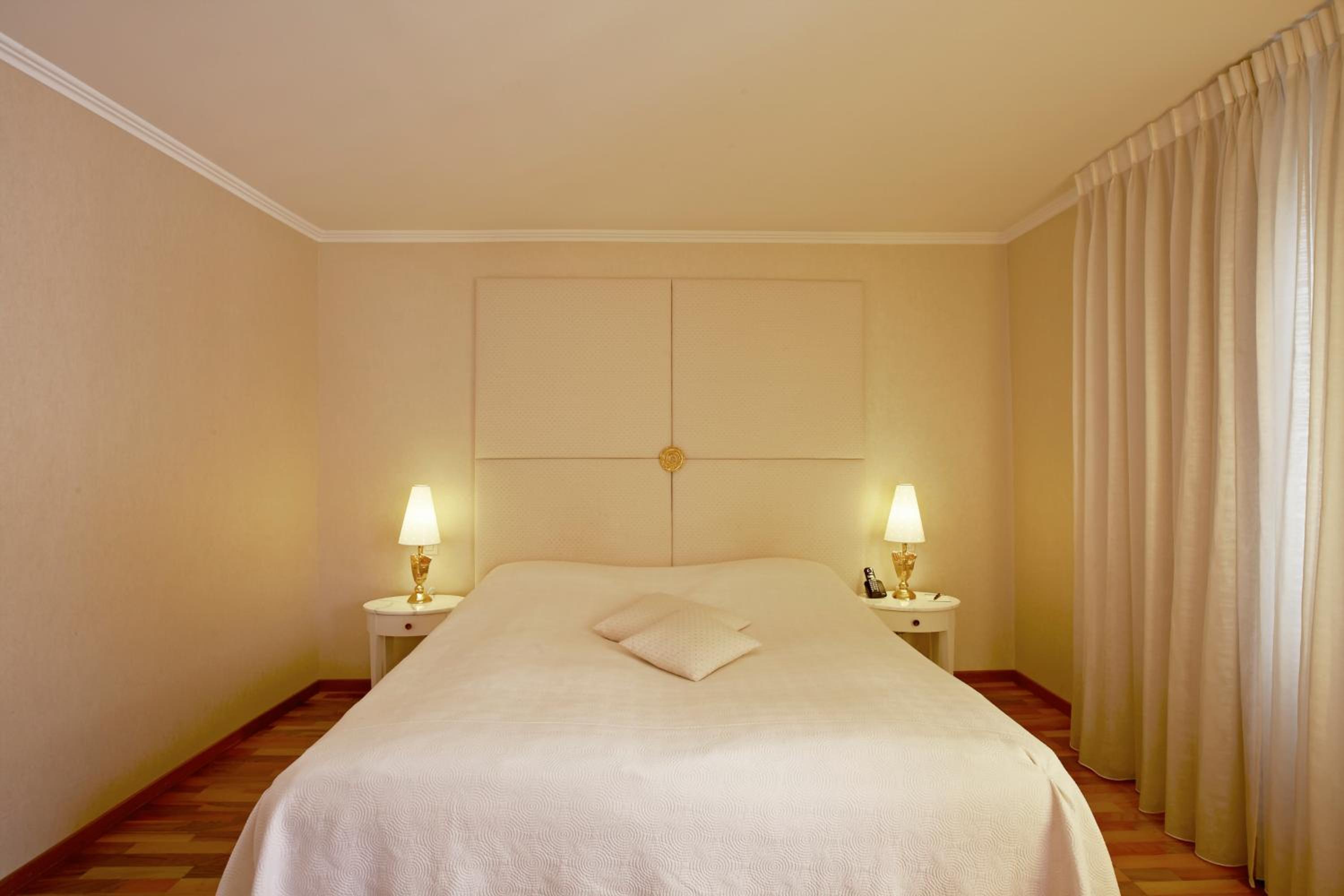 غرفة ثلاثية بإطلالة على النهر، Hotel des Balances 5/8