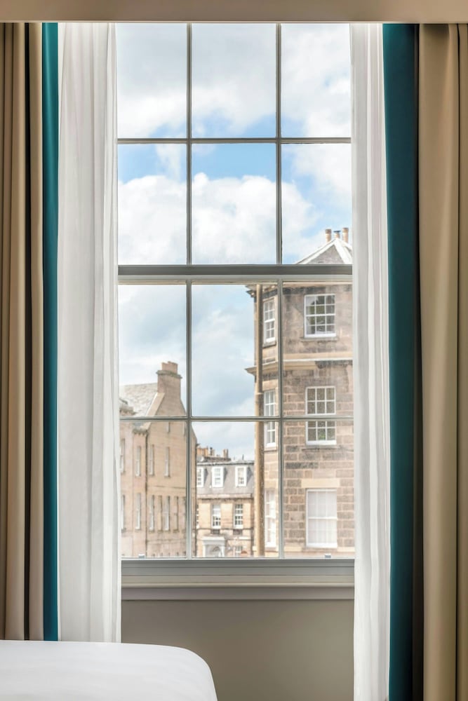 Courtyard by Marriott Edinburgh 35/64