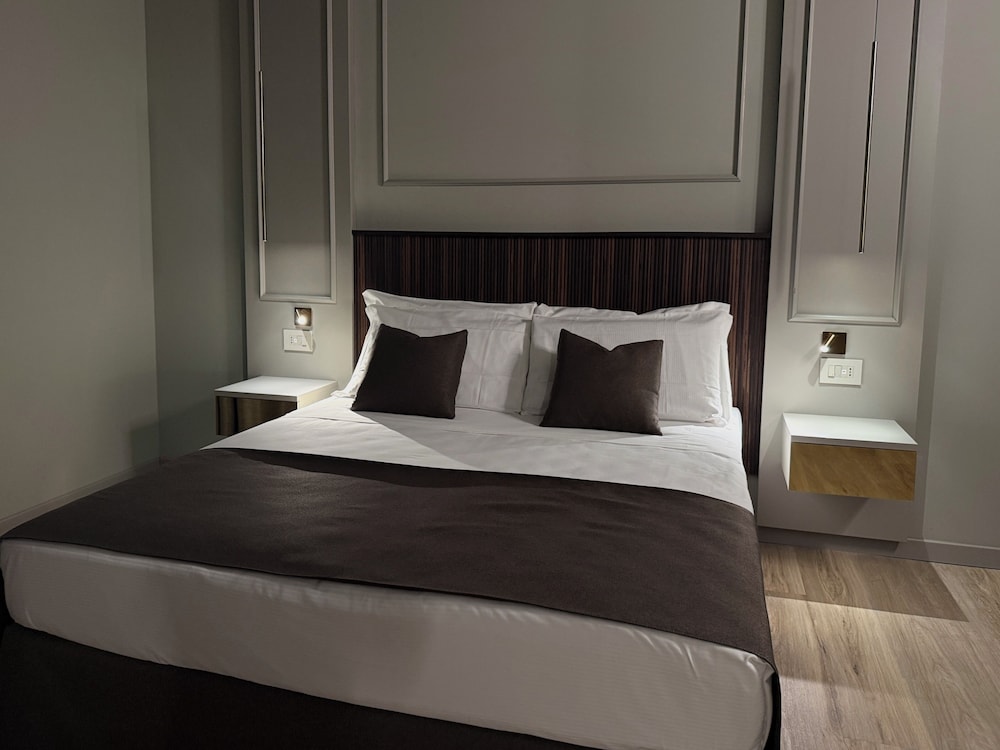 Hotel Mignon 6/48