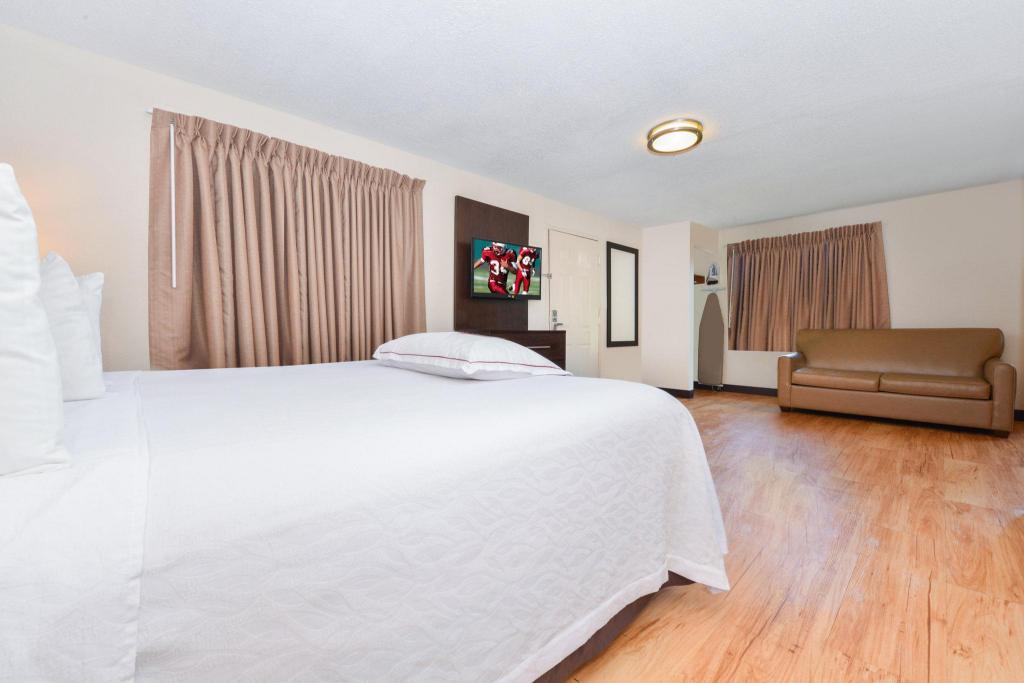 Standard, King Bed, Kitchen, Accessible