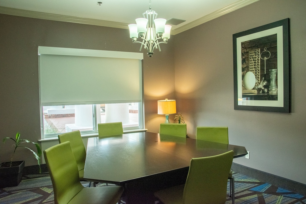 Holiday Inn Express Hotel Suites Natchitoches 39/56