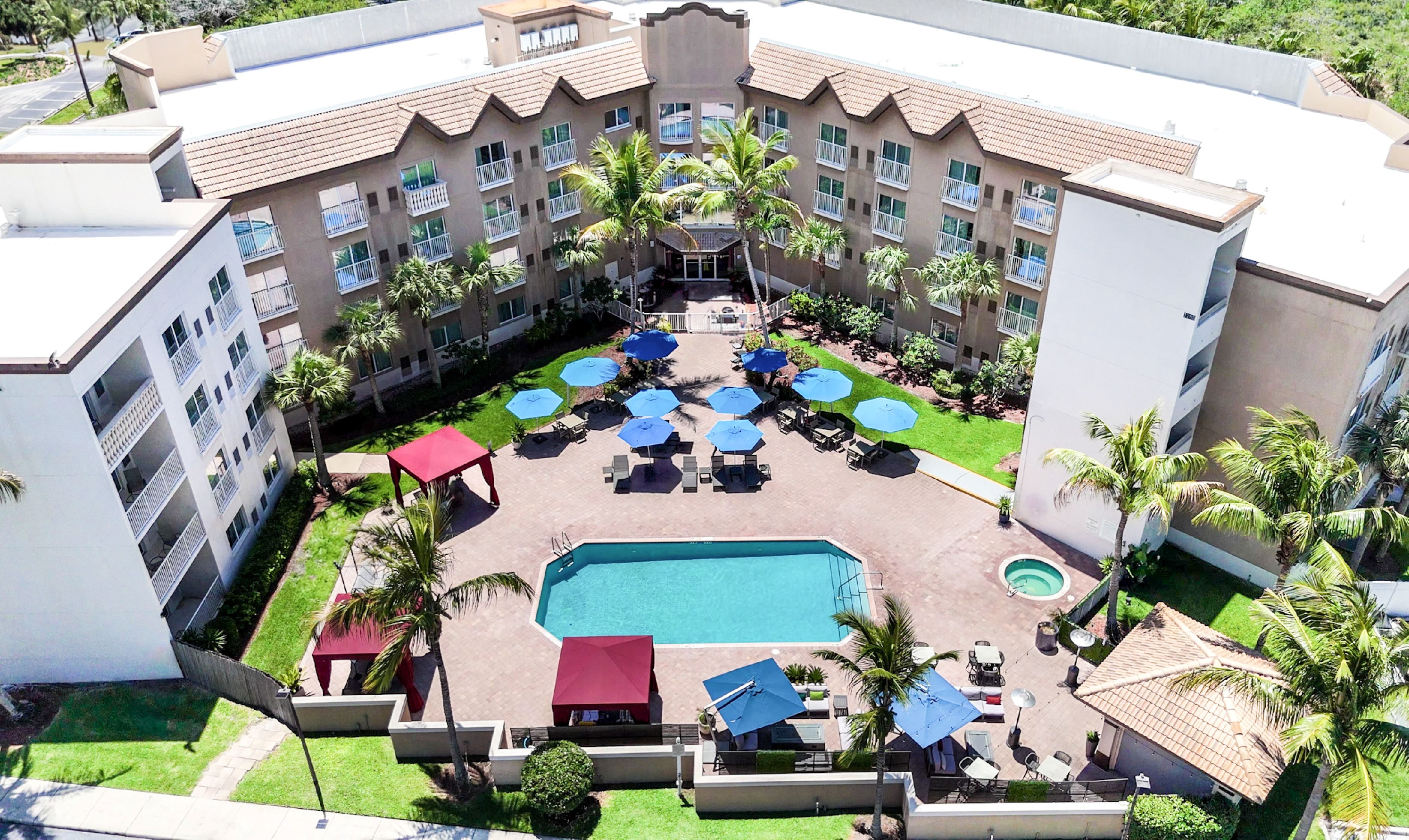 Holiday Inn Express and Suites Naples Downtown in NAPLES - FL