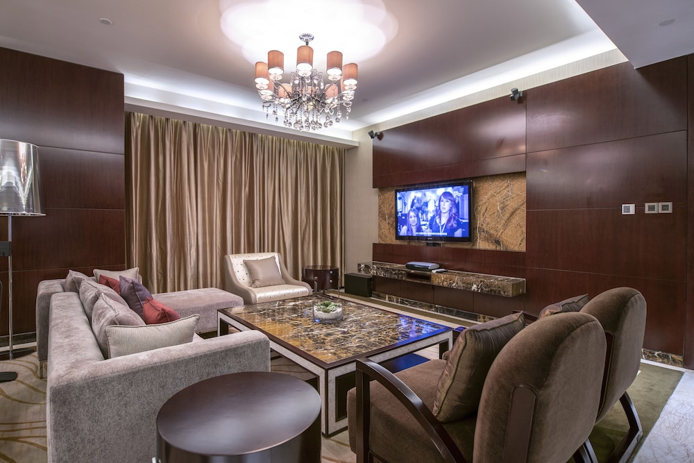 Crowne Plaza Tianjin Binhai Center 48/64