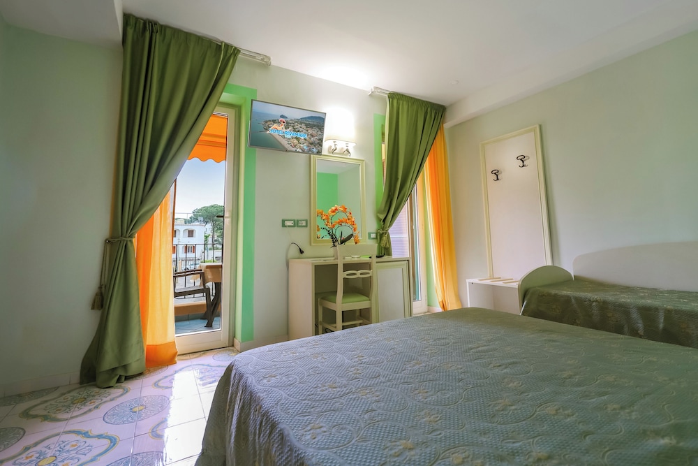 Room, Double Bed, Balcony