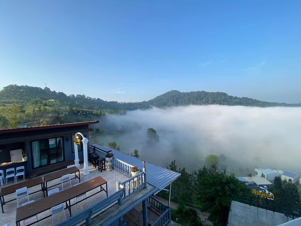 Seemok Resort 4/50