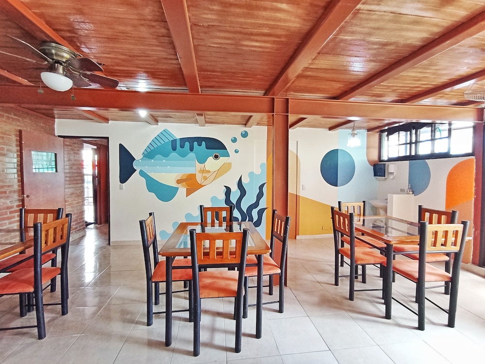 Hotel Brisas Marinas 18/28
