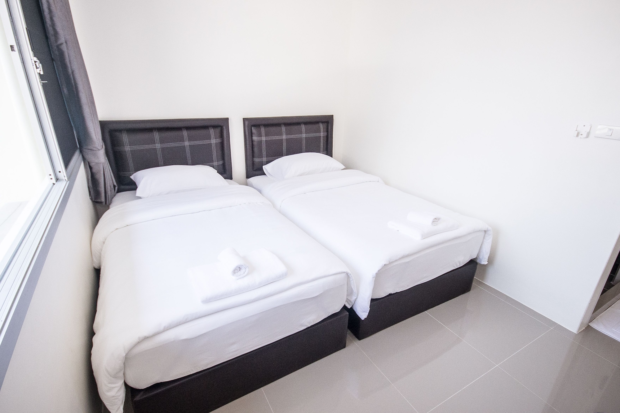 STANDARD, TWIN BEDS