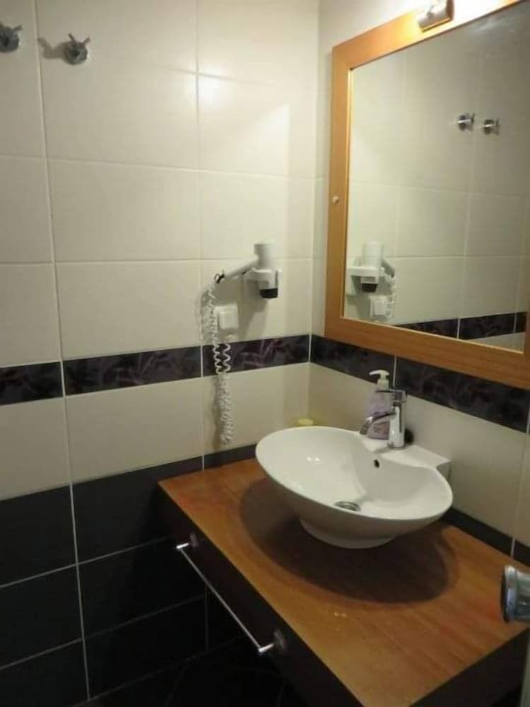 Celay Hotel 37/38