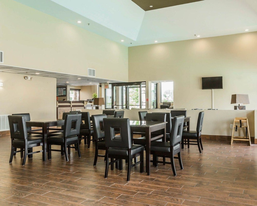 Quality Inn & Suites North Montgomery 26/34