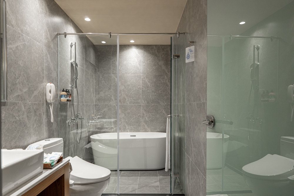 Home Hotel Xin Yi Branch 64/65