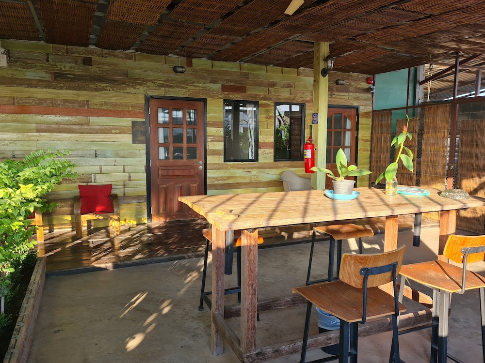 The 8 Factory Hostel Phitsanulok 57/69