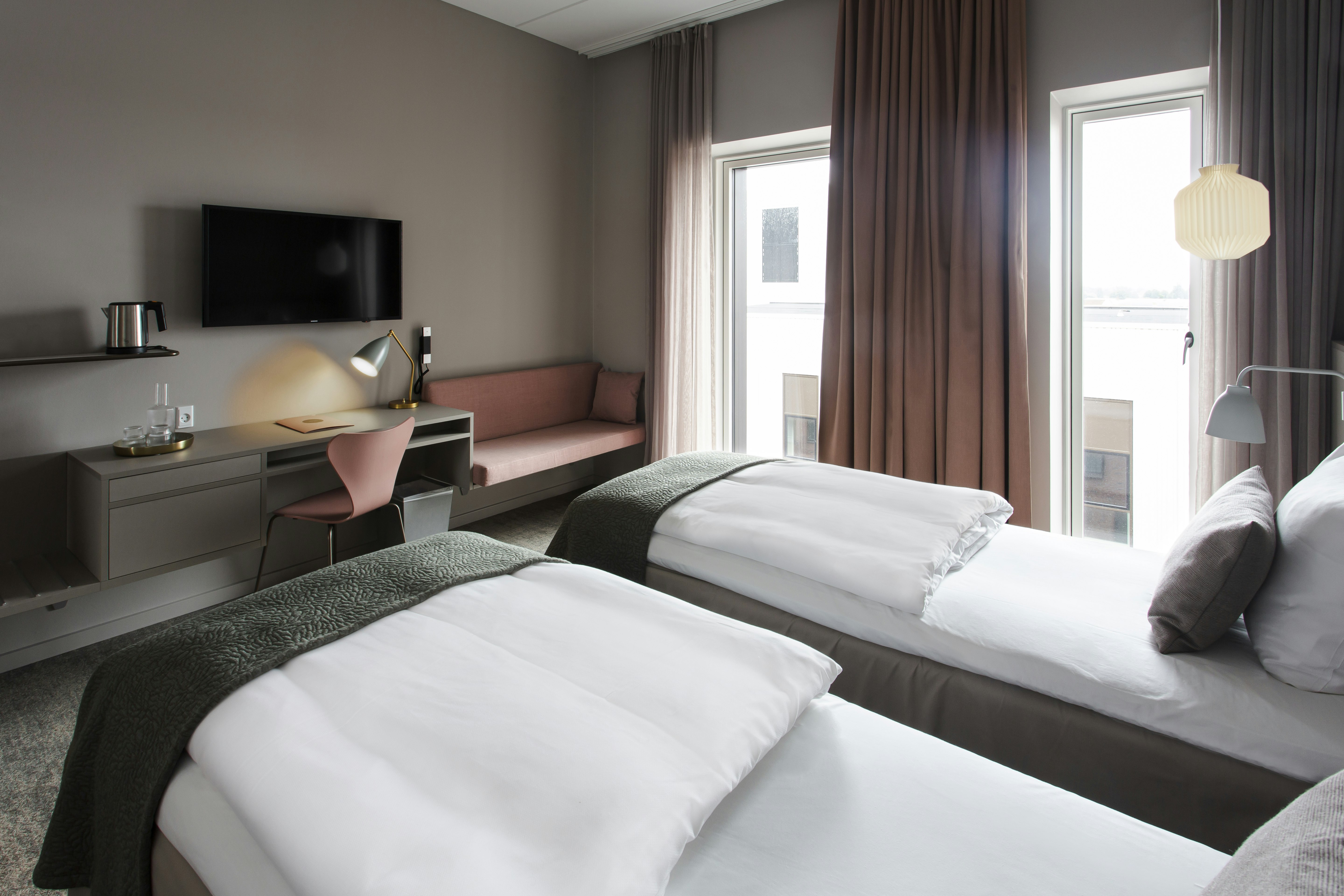 Hotel Odeon 7/44