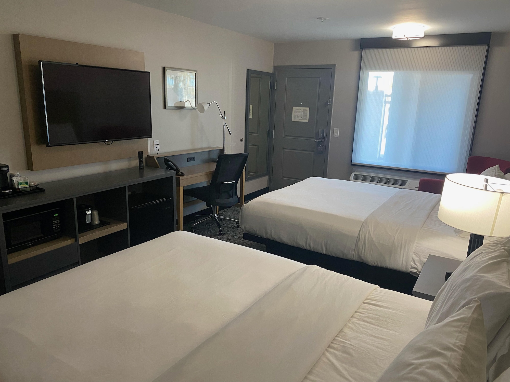 غرفة بسريرين كوين، Country Inn & Suites by Radisson, Vallejo Napa Valley, CA 3/9