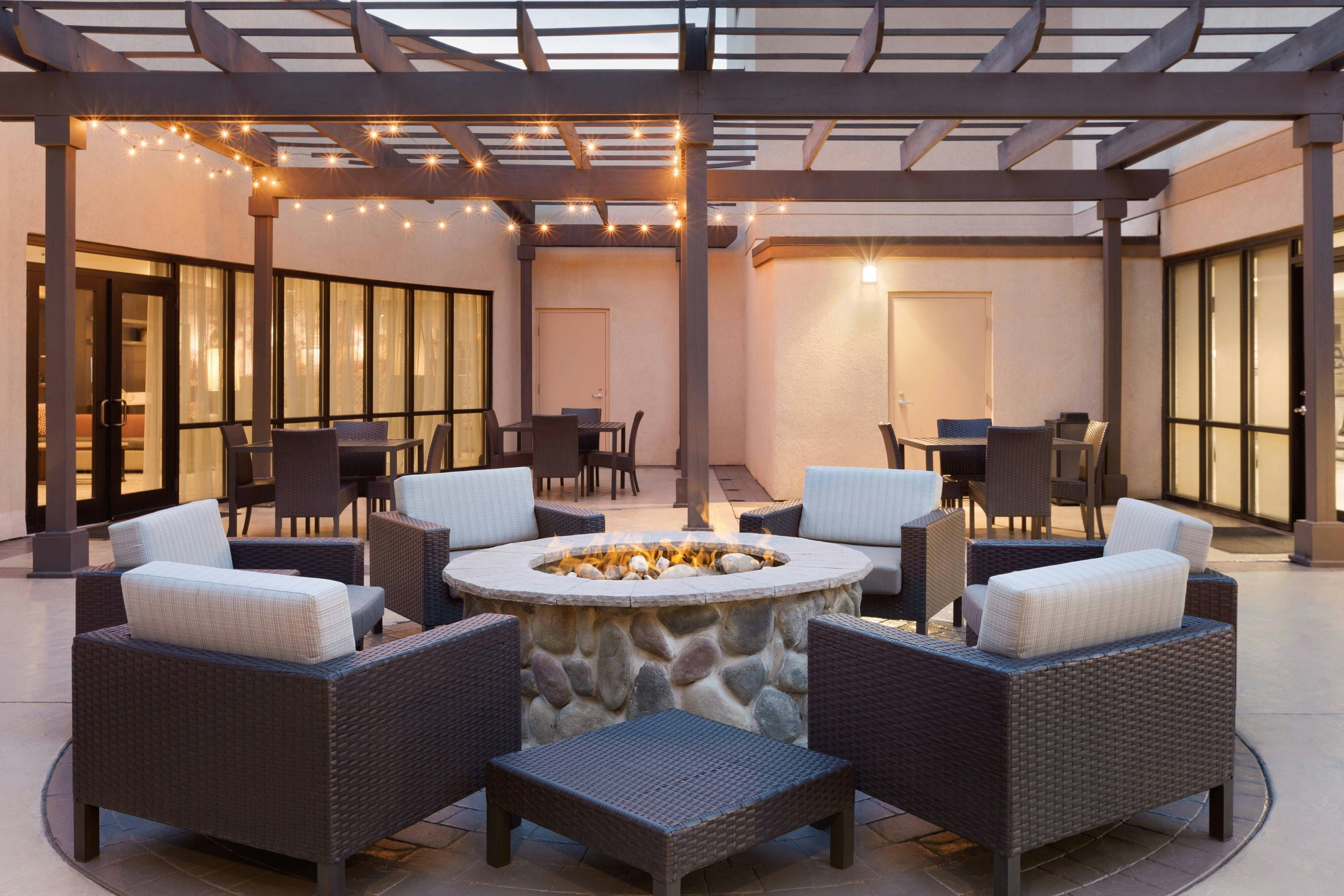 Courtyard by Marriott Charlotte Airport North 20/39