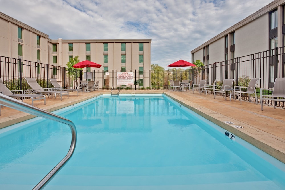 Holiday Inn Bloomington 3/53