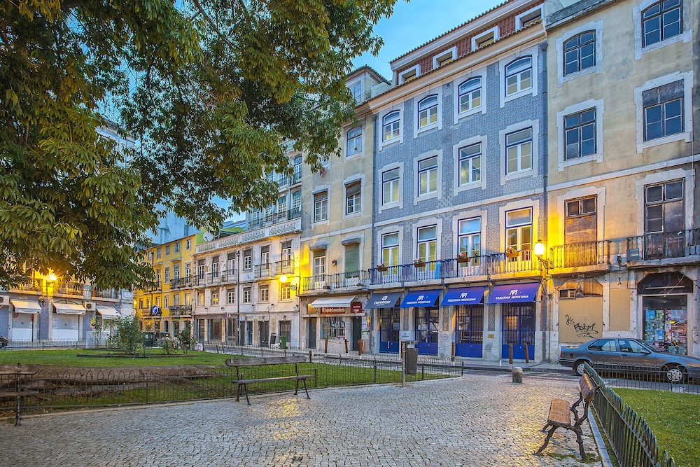 Emporium Lisbon Suites 5/50